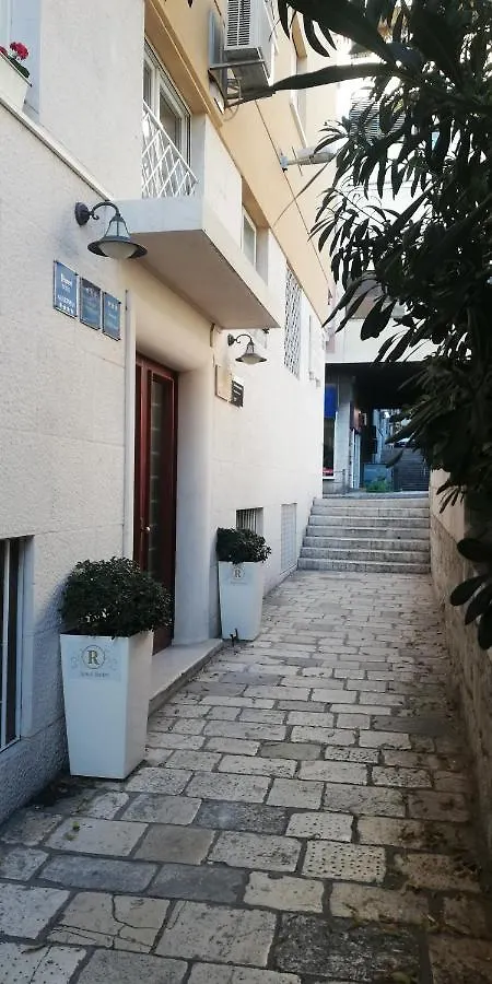 Apartments Smile Split